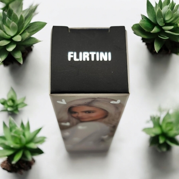 NIB Kylie Jenner "Flirtini Matte" Lipstick - Picture 5 of 8